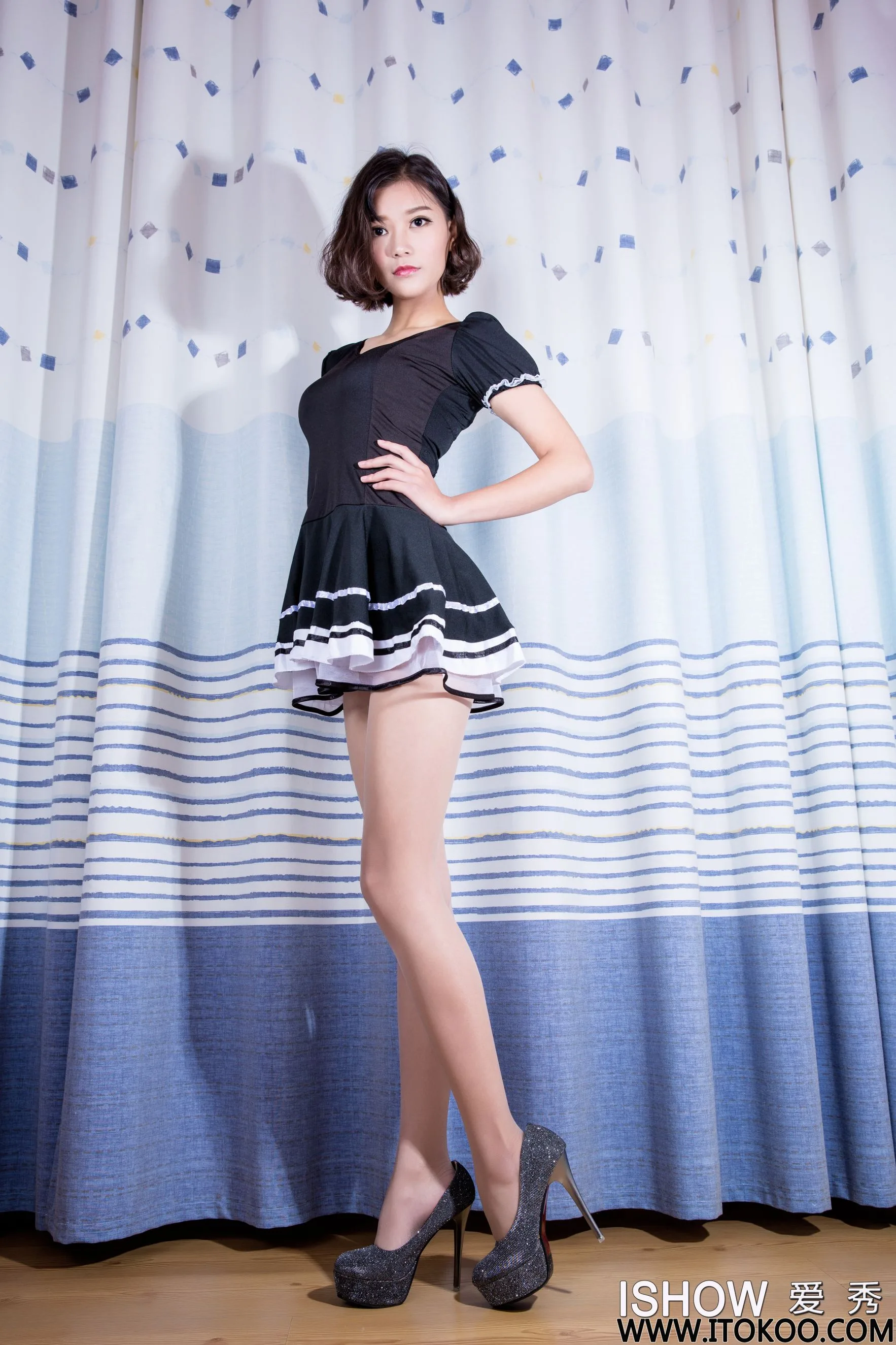 [ISHOW] Số 019 Yu Feifei Faye - Bộ ảnh với quần da dài và giày cao gót - 28