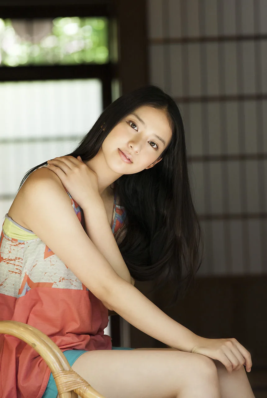 [Image.tv] Sách ảnh "Cô gái trong sáng và xinh đẹp" của Emi Takei - 14